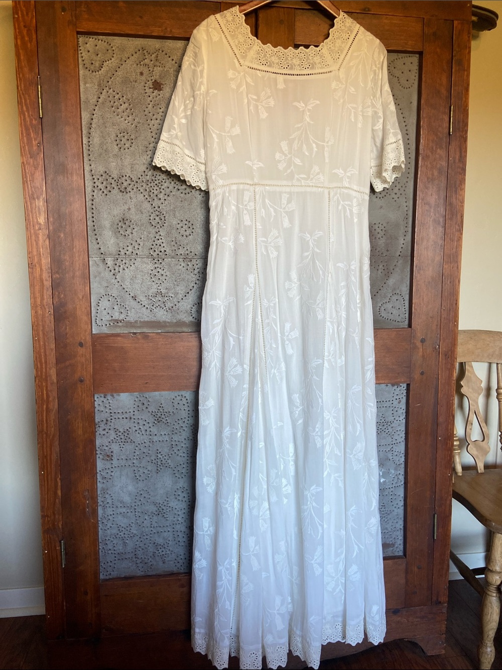 Sundance Catalog Special Occasion Embroidered White Cream Dress Rayon Silk 10 - Picture 8 of 11